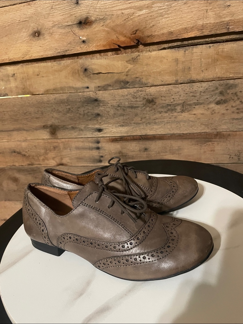 Nurture by Lamaze Brown Brogue-Style Leather Flats